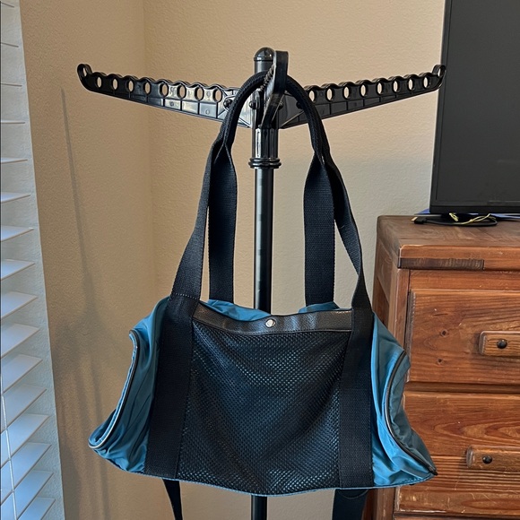 Fabletics Duffle - Picture 1 of 6